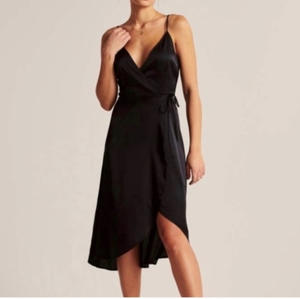 NWT Abercrombie Black Satin Wrap Dress Size Large